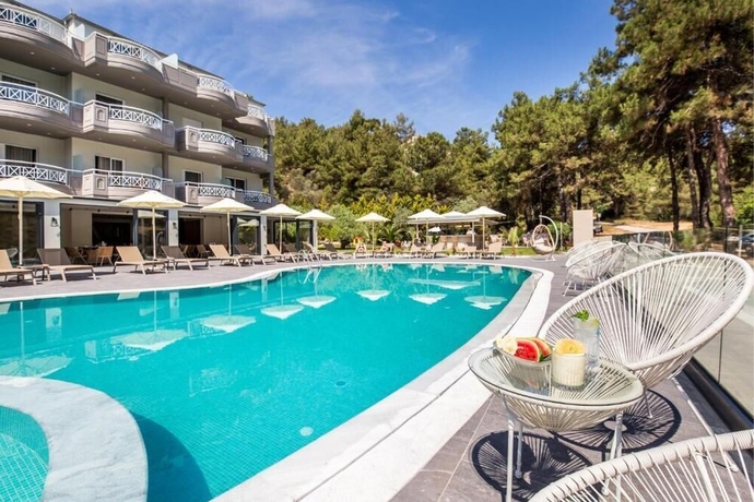 Imagen de la piscina del Hotel Green Bay Thassos. Foto 14