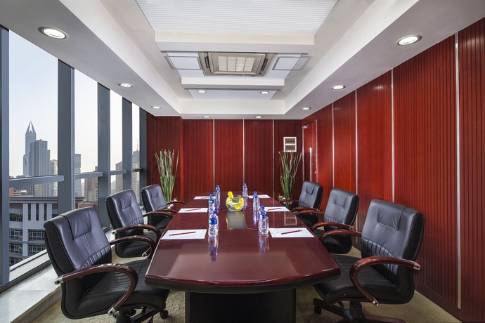 Imagen de los interiores del Hotel Green Court Residence City Center Shanghai. Foto 14