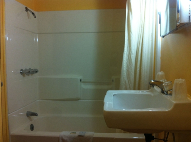 Imagen de la habitación del Hotel Green Crest Motel. Foto 15