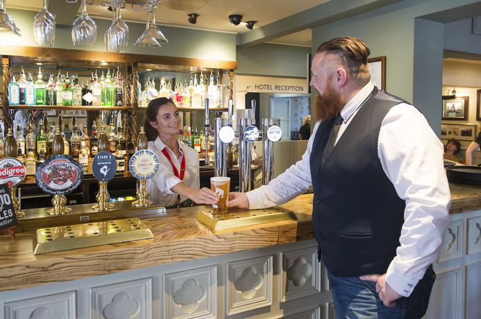 Imagen del bar/restaurante del Hotel Green Dragon, Welton by Marston\'s Inns. Foto 6
