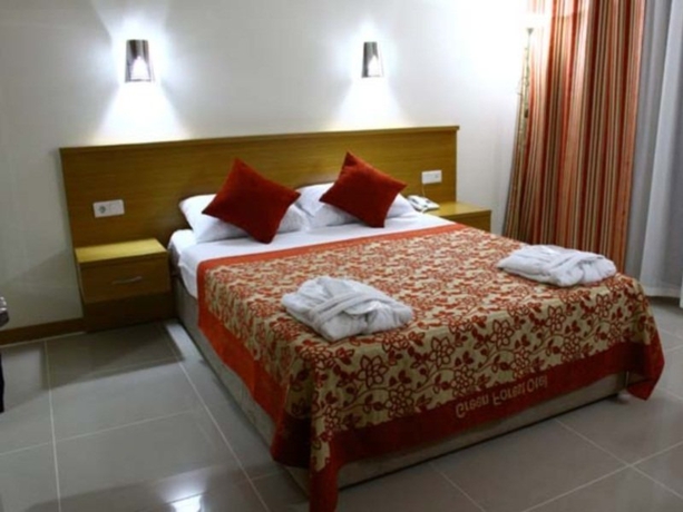 Imagen general del Hotel Green Forest Holiday Village. Foto 1