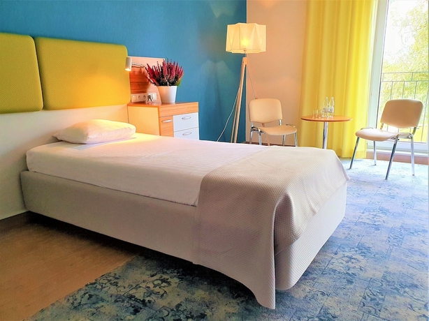 Imagen de la habitación del Hotel Green Garden, Aeropuerto Varsovia - Chopin. Foto 10