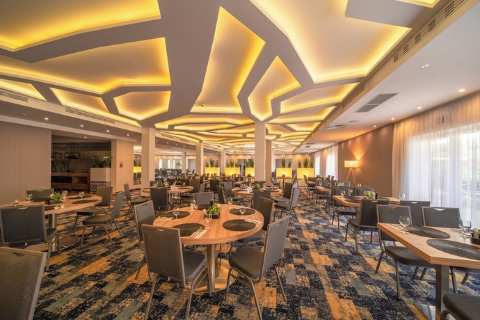 Imagen del bar/restaurante del Hotel Green Garden, Aeropuerto Varsovia - Chopin. Foto 5