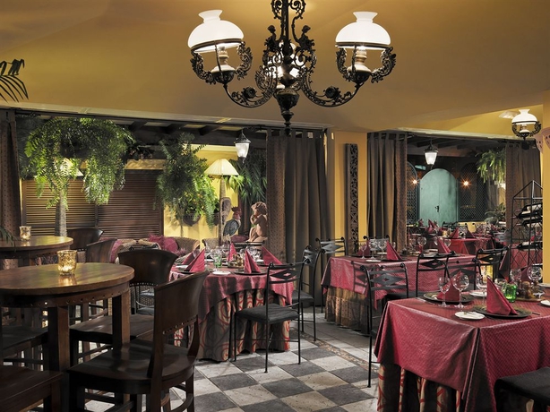 Imagen del bar/restaurante del Hotel Green Garden Eco Resort and Villas. Foto 4