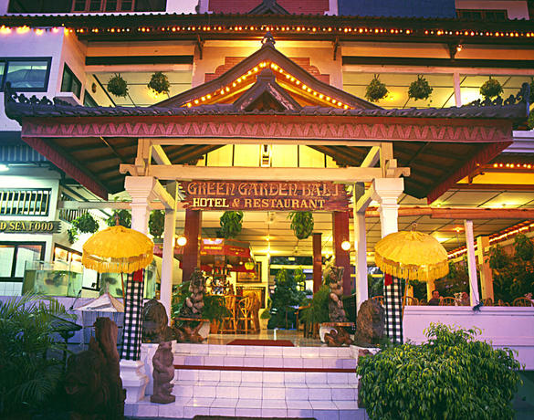 Imagen de los exteriores del Hotel Green Garden, Tuban. Foto 7