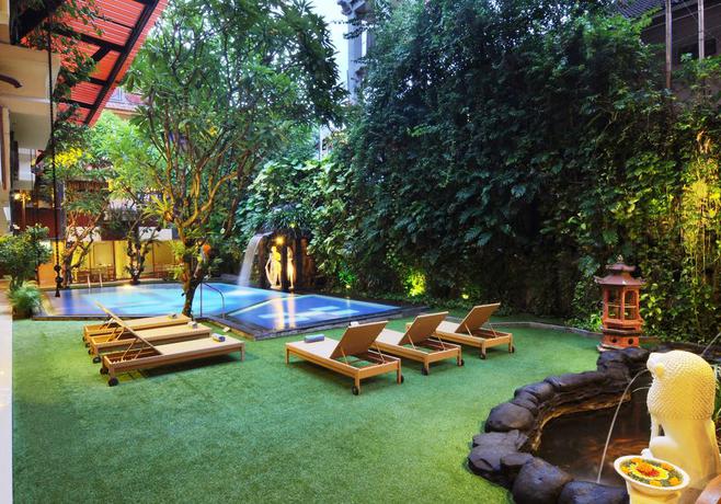 Imagen de la piscina del Hotel Green Garden, Tuban. Foto 10