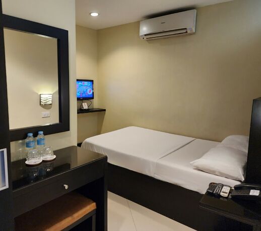 Imagen de la habitación del Hotel Green Glass, Calamba. Foto 3