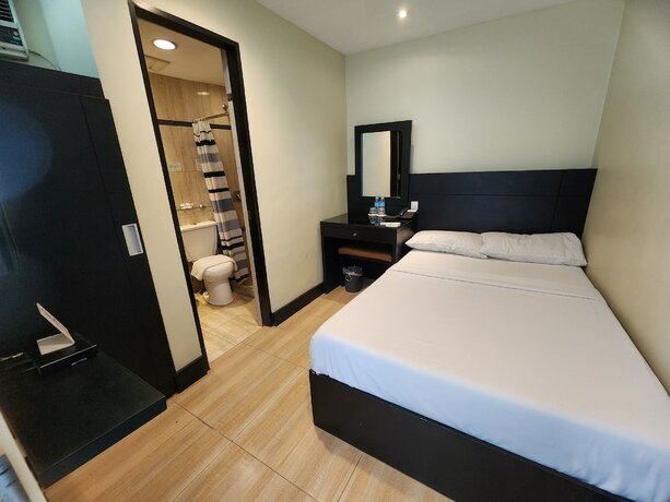 Imagen de la habitación del Hotel Green Glass, Calamba. Foto 8