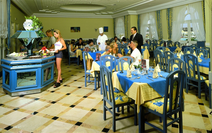 Imagen del bar/restaurante del Hotel Green Golf. Foto 3