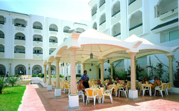 Imagen del bar/restaurante del Hotel Green Golf. Foto 4