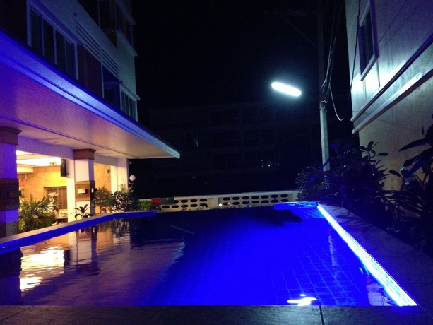 Imagen de la piscina del Hotel Green Harbor and Service Apartment. Foto 14