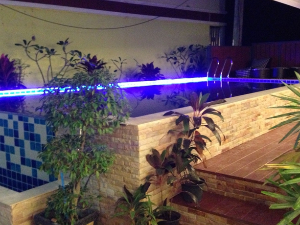 Imagen de la piscina del Hotel Green Harbor and Service Apartment. Foto 16