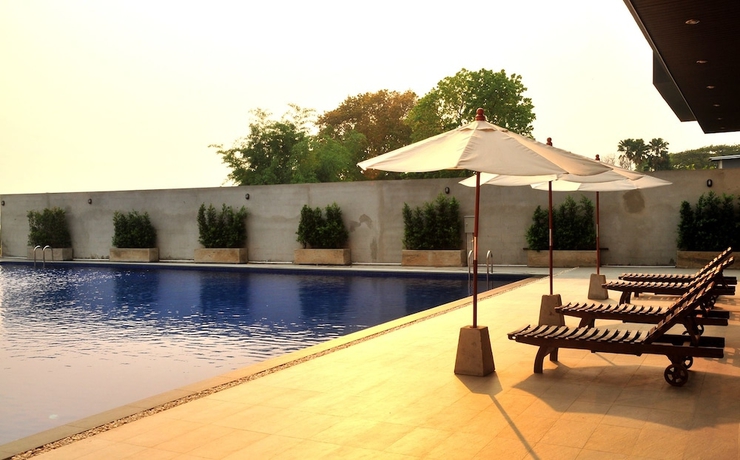 Imagen de la piscina del Hotel Green Hill Phayao. Foto 16