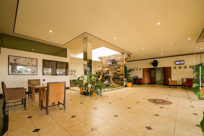 Imagen de los interiores del Hotel Green Hills. Foto 19