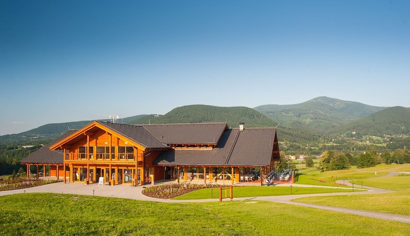 Imagen de los interiores del Hotel Green Inn. Foto 18