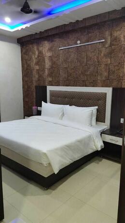 Imagen de la habitación del Hotel Green Leaf, Jhansi. Foto 4