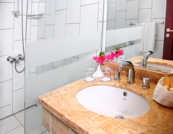 Imagen de la habitación del Hotel Green Leaves Aqua Park Beach Resort North Coast. Foto 3
