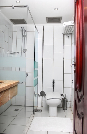 Imagen de la habitación del Hotel Green Leaves Aqua Park Beach Resort North Coast. Foto 6