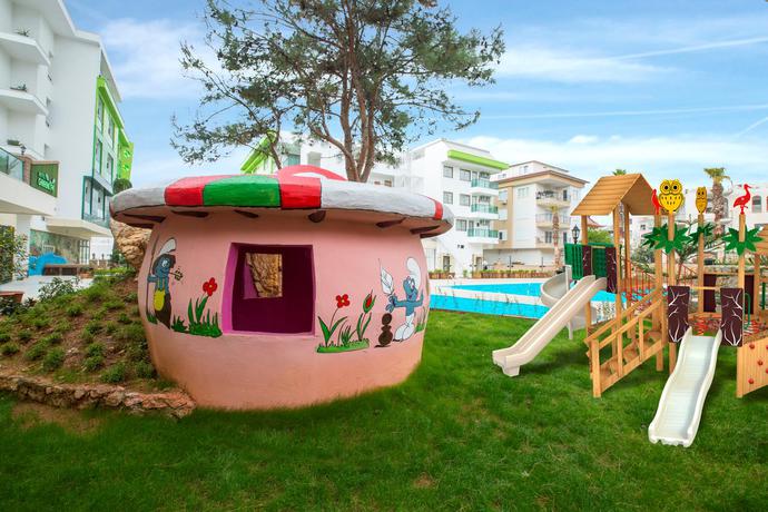 Imagen de los interiores del Hotel Green Life. Foto 8