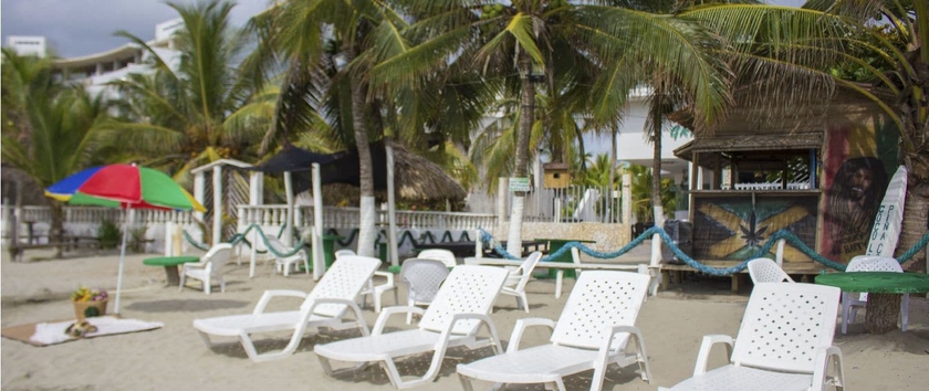 Imagen de los exteriores del Hotel Green Luxury. Foto 13