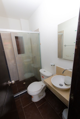 Imagen de la habitación del Hotel Green Luxury. Foto 9