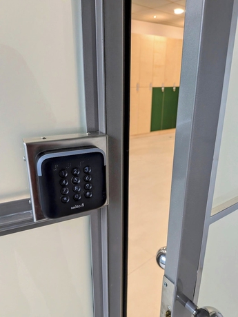 Imagen de los interiores del Hotel Green Marmot Capsule Geneva. Foto 15