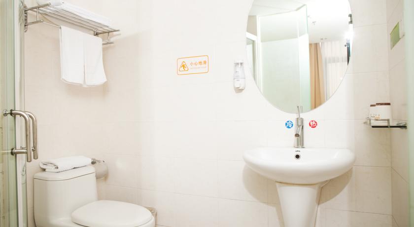 Imagen de la habitación del Hotel Green Oasis. Foto 5