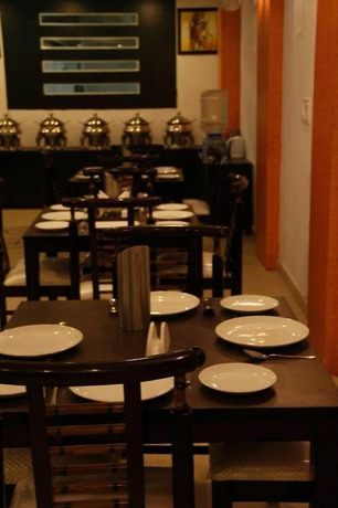 Imagen del bar/restaurante del Hotel Green Palms. Foto 2