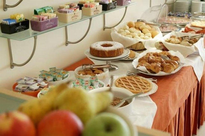 Imagen general del Hotel Green Park Hotel, Napoles Ciudad. Foto 8