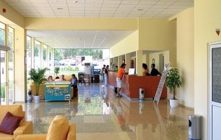 Imagen de los interiores del Hotel Green Park Kiten. Foto 6