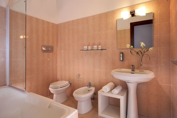 Imagen de la habitación del Hotel Green Park Madama Spa and Wellness. Foto 4