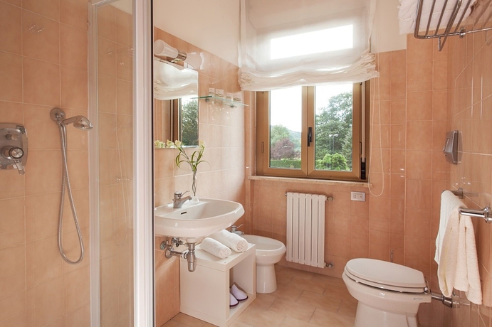 Imagen de la habitación del Hotel Green Park Madama Spa and Wellness. Foto 7