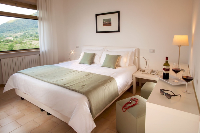 Imagen de la habitación del Hotel Green Park Madama Spa and Wellness. Foto 8