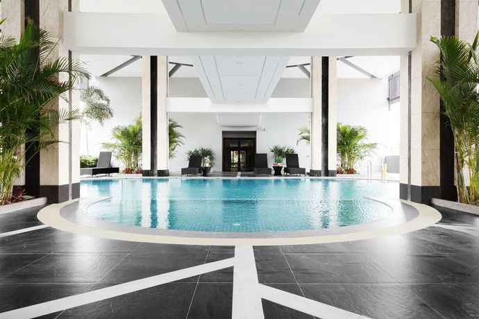Imagen de la piscina del Hotel Green Point Residence. Foto 19