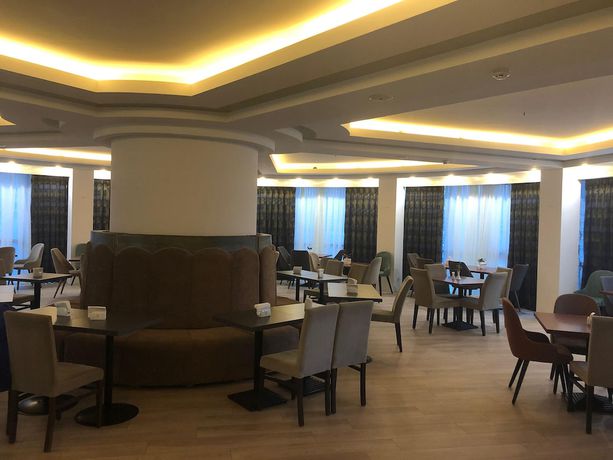 Imagen del bar/restaurante del Hotel Green Queen. Foto 2