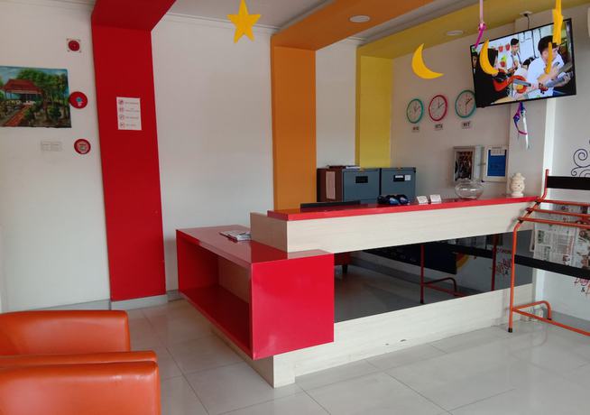 Imagen de los interiores del Hotel Green Red Hotel Syariah Jombang. Foto 19