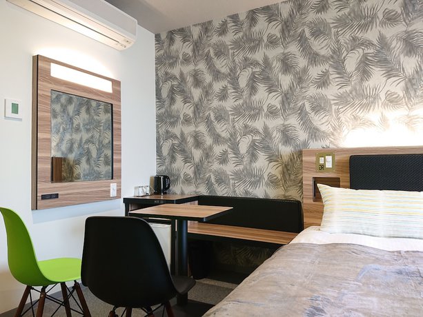 Imagen de la habitación del Hotel Green Rich Okinawa Nago. Foto 4