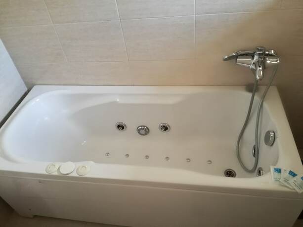 Imagen de la habitación del Hotel Green Set. Foto 16