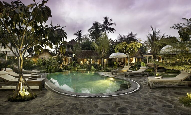 Imagen de la piscina del Hotel Green Space Villa. Foto 20