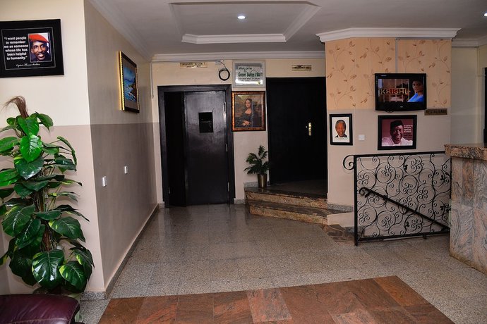 Imagen de los interiores del Hotel Green Suites Villa. Foto 19