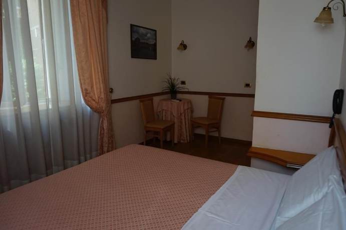 Imagen de la habitación del Hotel Green, Tiburtino. Foto 9