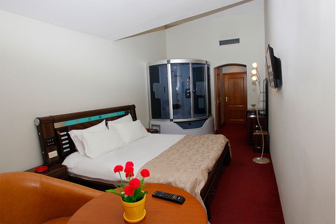 Imagen de la habitación del Hotel Green, Tirana. Foto 9