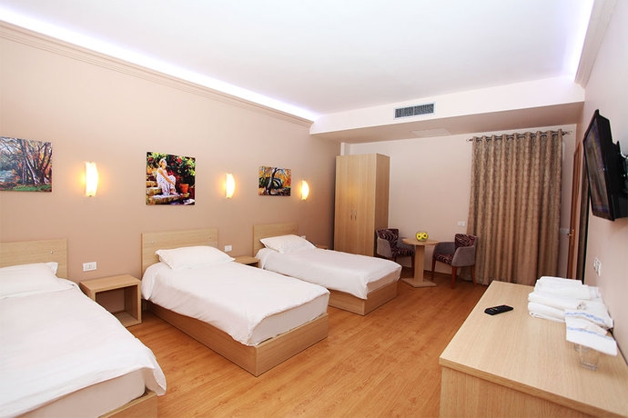 Imagen de la habitación del Hotel Green, Tirana. Foto 10
