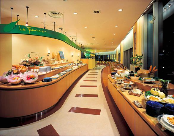 Imagen del bar/restaurante del Hotel Green Tower Makuhari. Foto 2