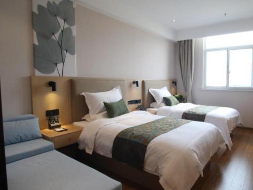 Imagen general del Hotel Green Tree Inn Express Danyang Wuyue Square Railway Station. Foto 2