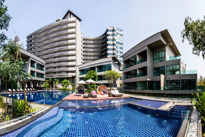 Imagen de la piscina del Hotel Green Valley Executive Serviced Residence. Foto 15