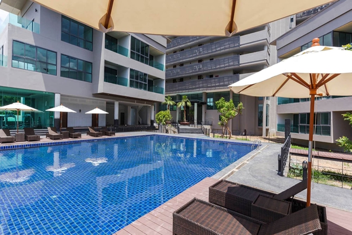 Imagen de la piscina del Hotel Green Valley Executive Serviced Residence. Foto 16