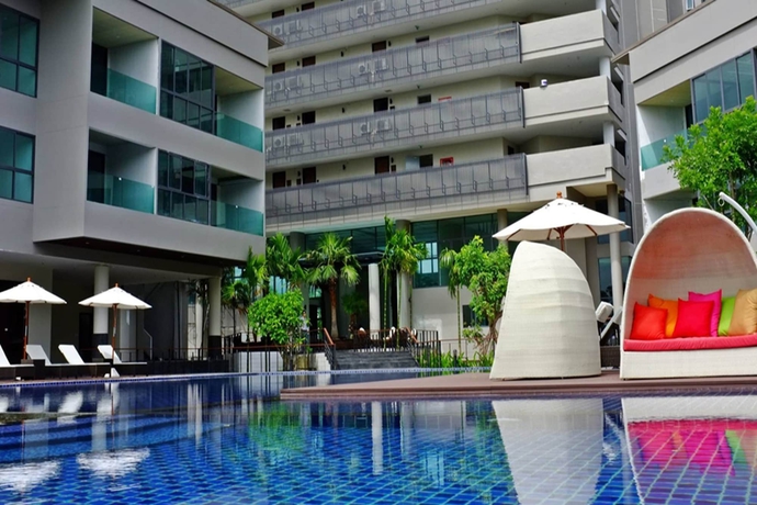 Imagen de la piscina del Hotel Green Valley Executive Serviced Residence. Foto 18