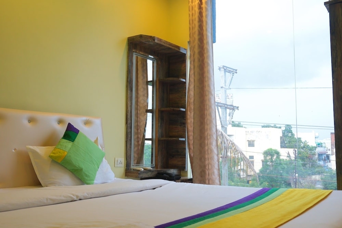 Imagen de la habitación del Hotel Green Valley Palace. Foto 10