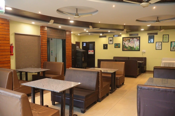 Imagen del bar/restaurante del Hotel Green Valley Palace. Foto 3